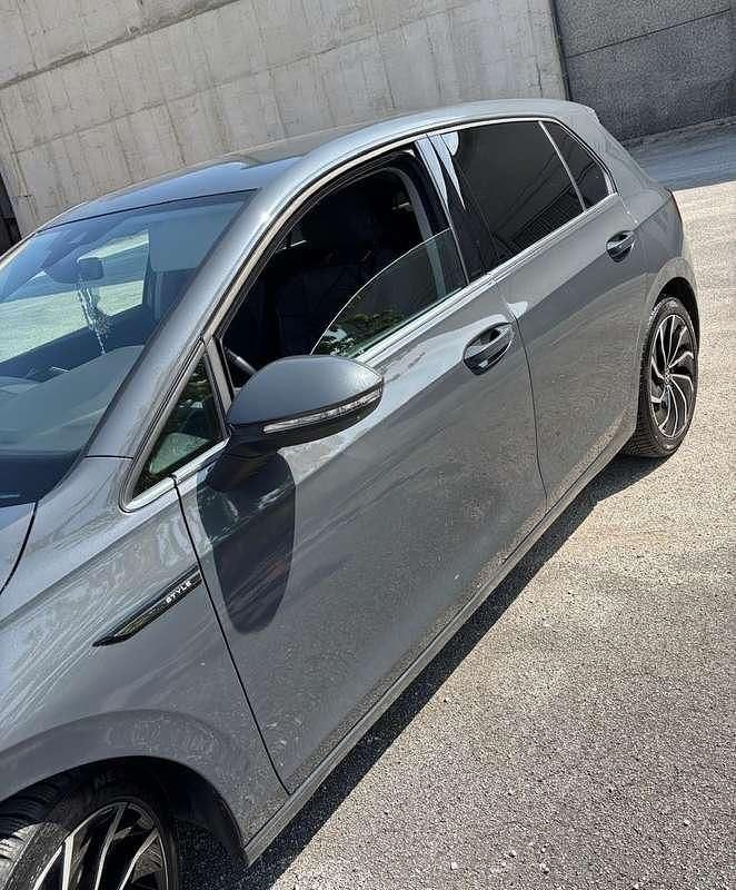 Usata VW Golf VIII Style 131 CV (96 kW) 2022 Grigio Berlina
