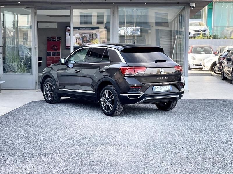 Usata VW T-Roc 116 CV (85 kW) 2018 Marrone SUV