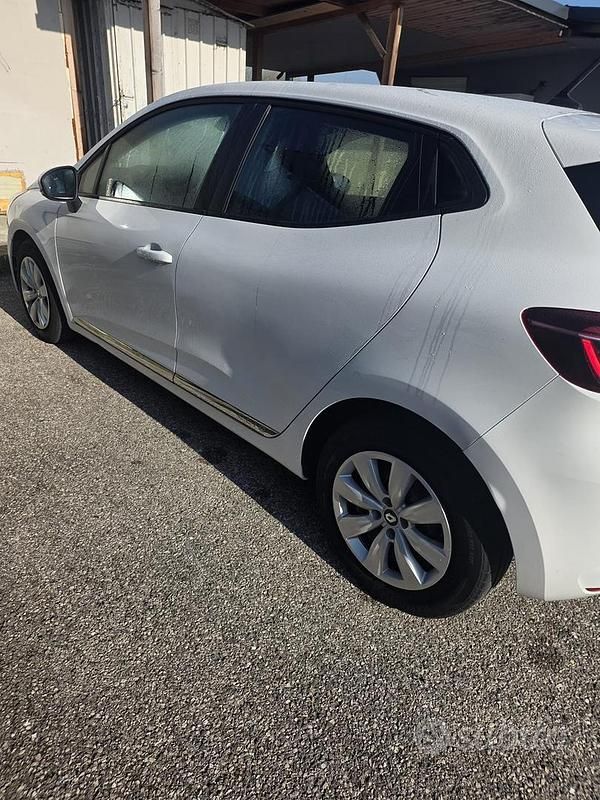 Usata Renault Clio V 85 CV (62 kW) 2020 Bianco Berlina