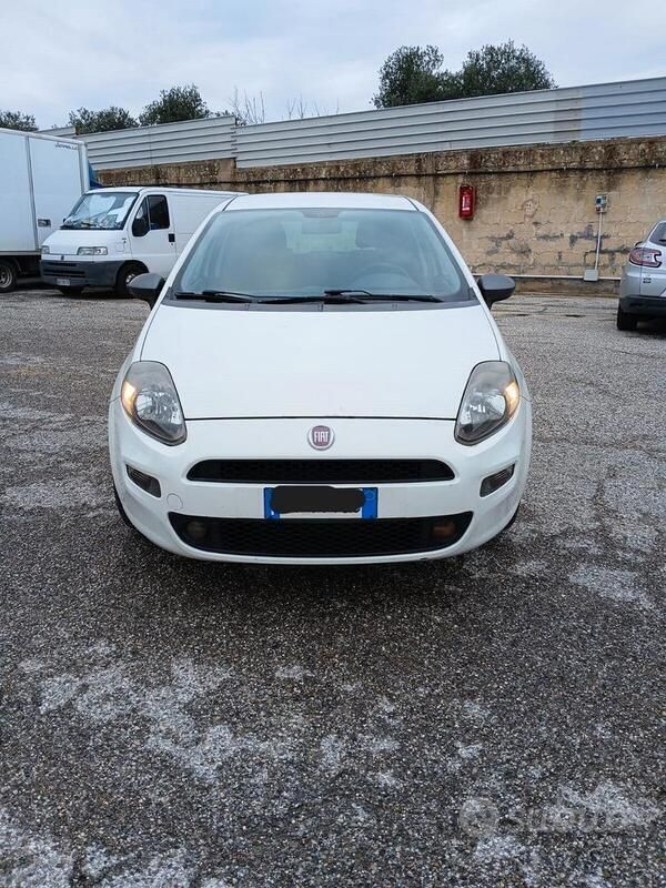 Usata Fiat Punto Lounge 75 CV (55 kW) 2014 Bianco Utilitaria
