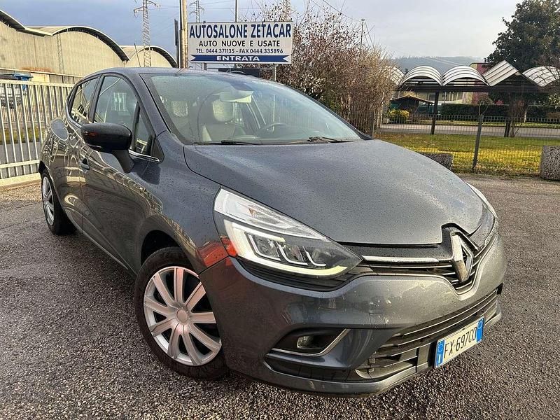 Usata Renault Clio IV Zen 75 CV (55 kW) 2019 Grigio Berlina