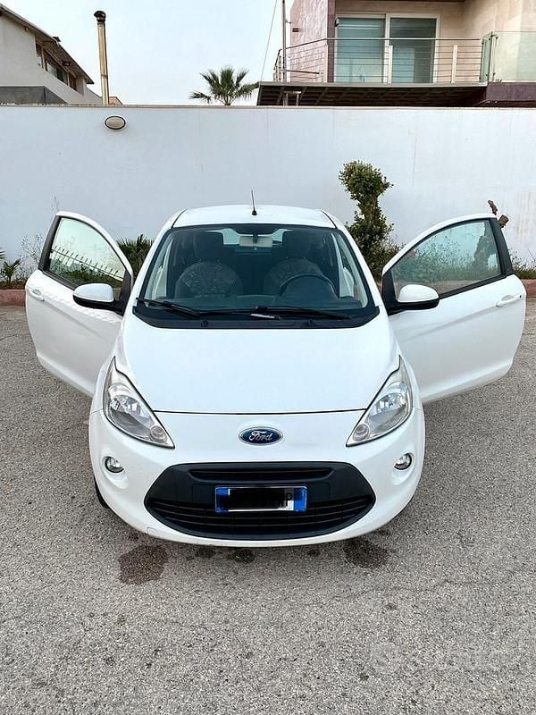 Usata 2010 Ford Ka Tre volumi | 4500 € (Molto cara) - Immagine 1/4