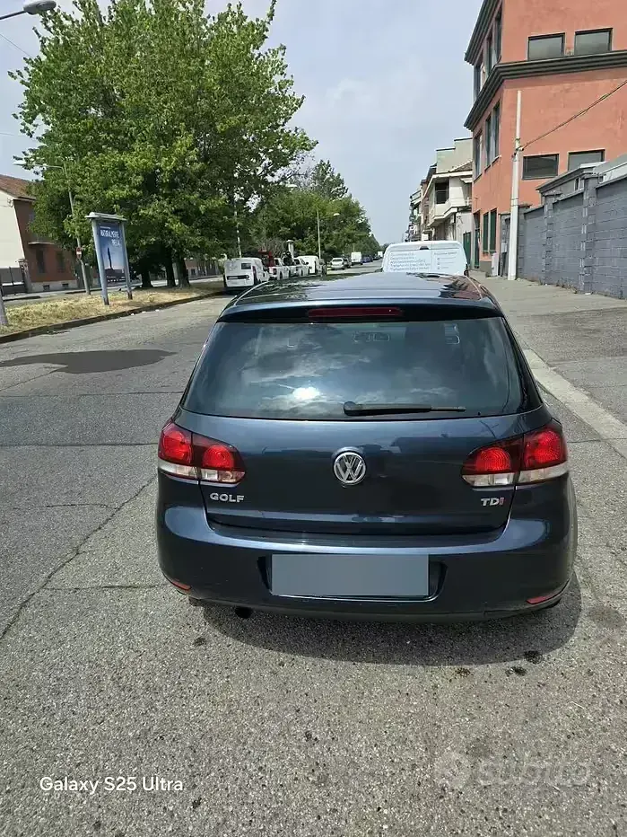 Usata VW Golf VI 105 CV (77 kW) 2010 Bluazzurro Utilitaria