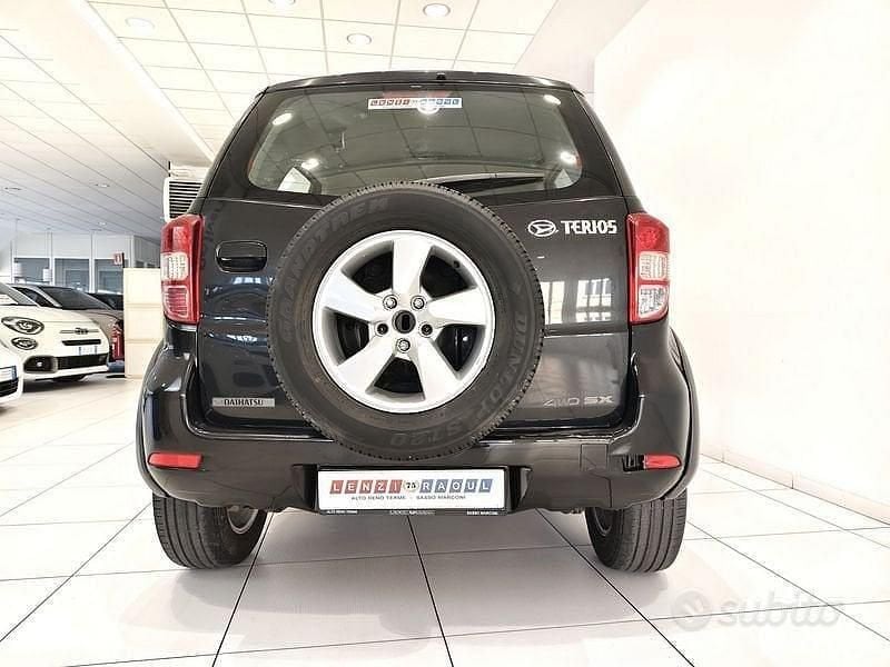 Usata Daihatsu Terios 105 CV (77 kW) 2006 Nero SUV
