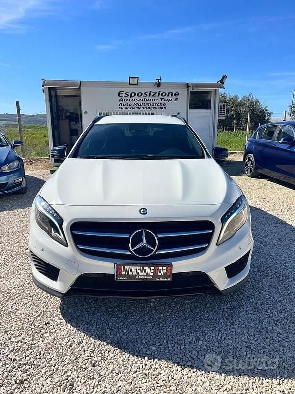 Usata Mercedes GLA200 AMG 135 CV (99 kW) 2015 Bianco SUV