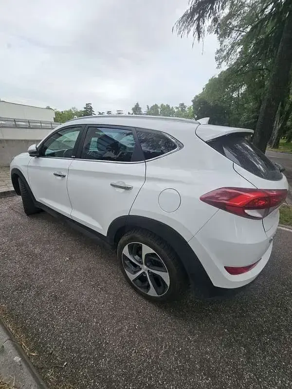 Usata Hyundai Tucson Xpossible 116 CV (85 kW) 2016 Bianco SUV