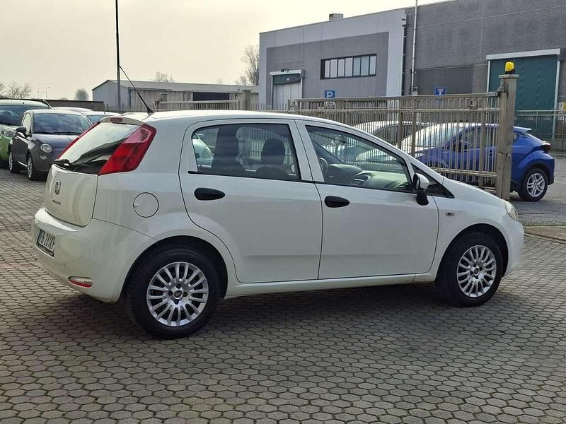 Usata Fiat Punto Street 69 CV (50 kW) 2015 Bianco Utilitaria