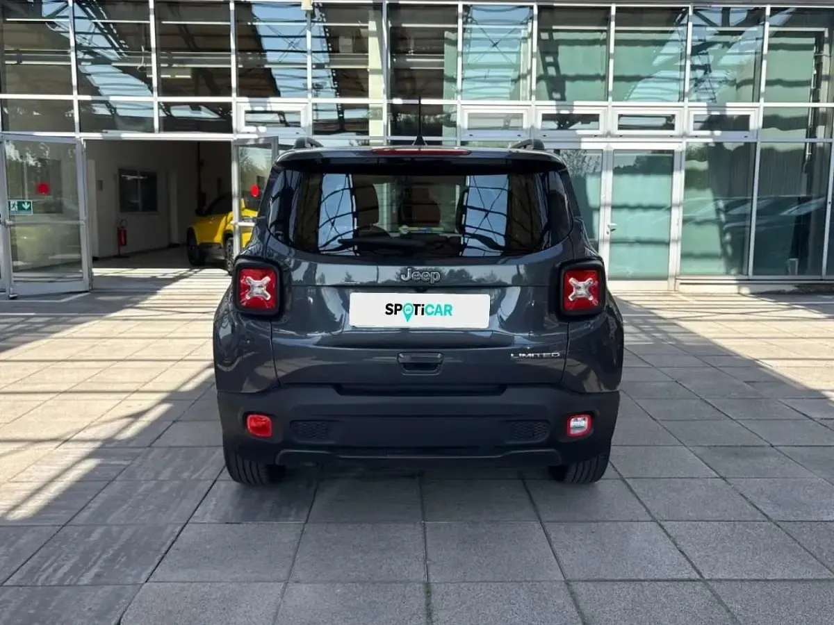 Usata Jeep Renegade Limited 131 CV (96 kW) 2022 Grigio SUV