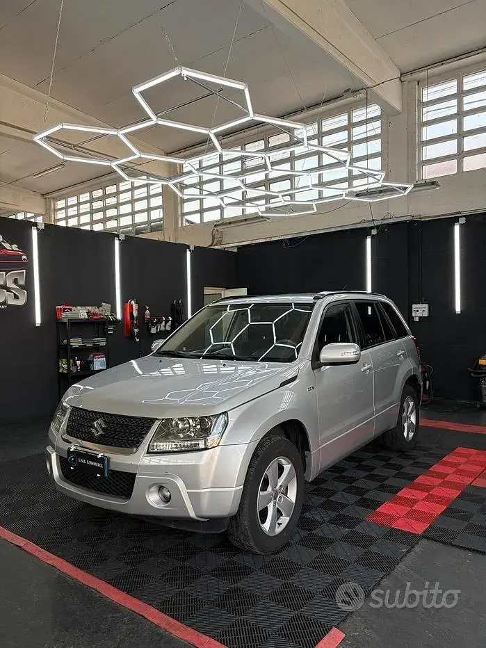 Second-hand Suzuki Grand Vitara 129 CP (94 kW) 2012 Gri SUV
