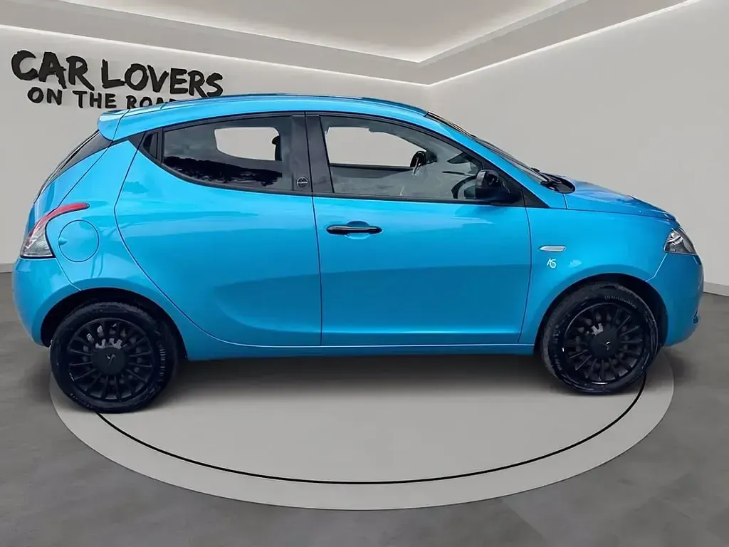 Usata Lancia Ypsilon S 70 CV (51 kW) 2020 Azzurro Utilitaria