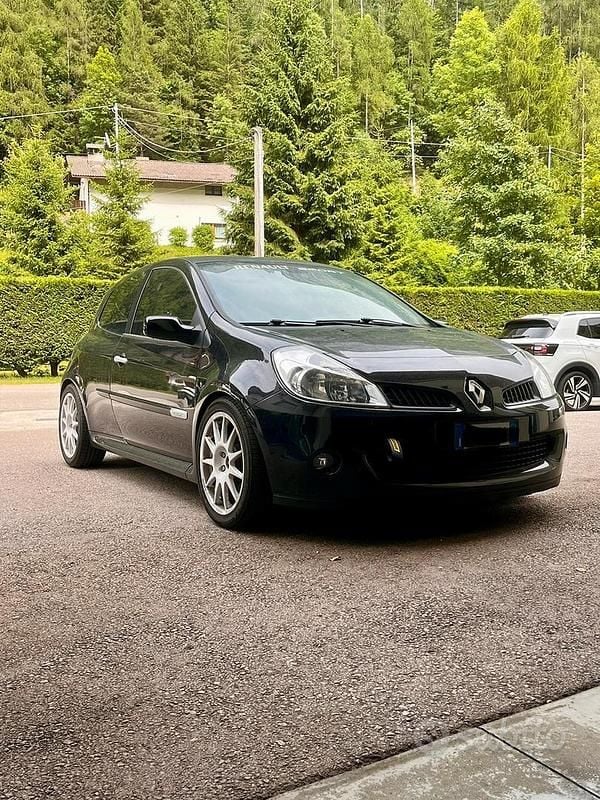 Usata Renault Clio II R.S. 200 CV (147 kW) 2006 Utilitaria