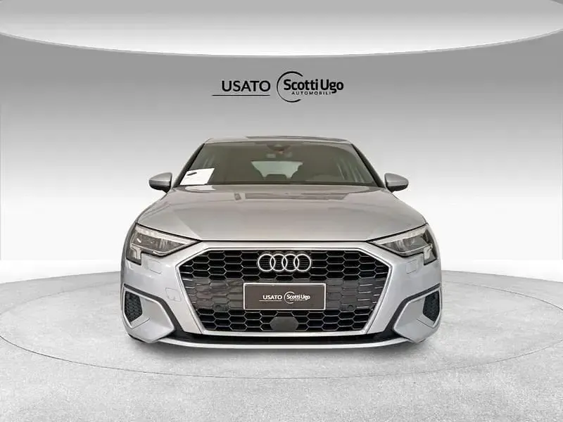 Usata Audi A3 Sportback Business 150 CV (110 kW) 2021 Argento Utilitaria