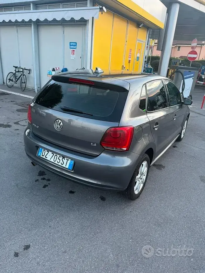 Usata VW Polo 85 CV (62 kW) 2009 Grigio Utilitaria