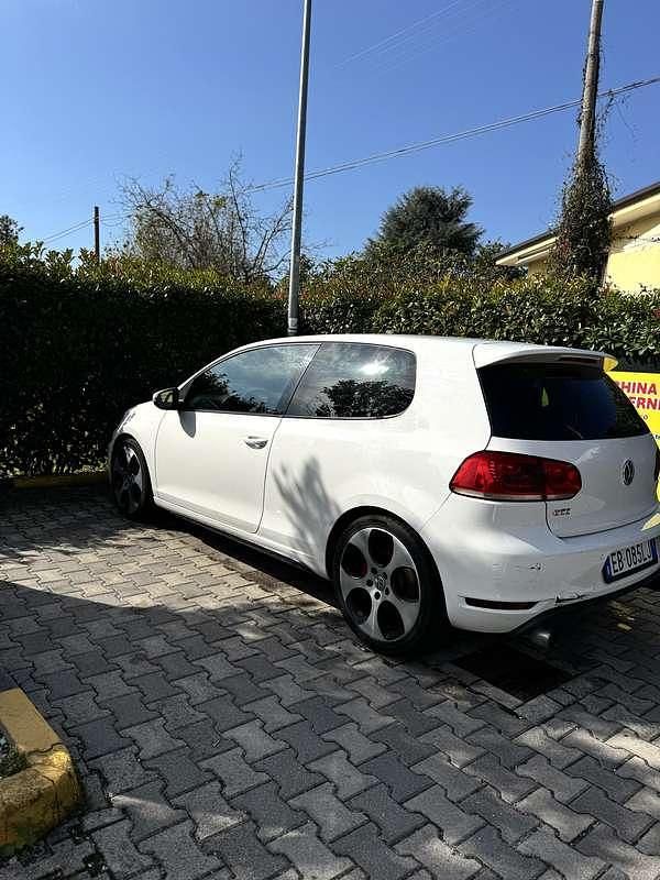 Usata 2010 VW Golf VI GTI Tre volumi | 7000 € (Super prezzo) - Immagine 1/4