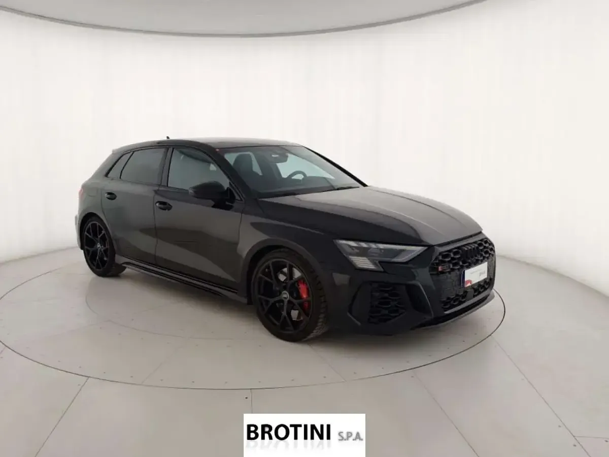 Usata Audi RS3 Ambiente 400 CV (294 kW) 2024 Nero Berlina