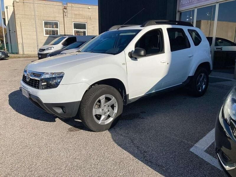 Usata Dacia Duster Lauréate 105 CV (77 kW) 2013 Bianco SUV