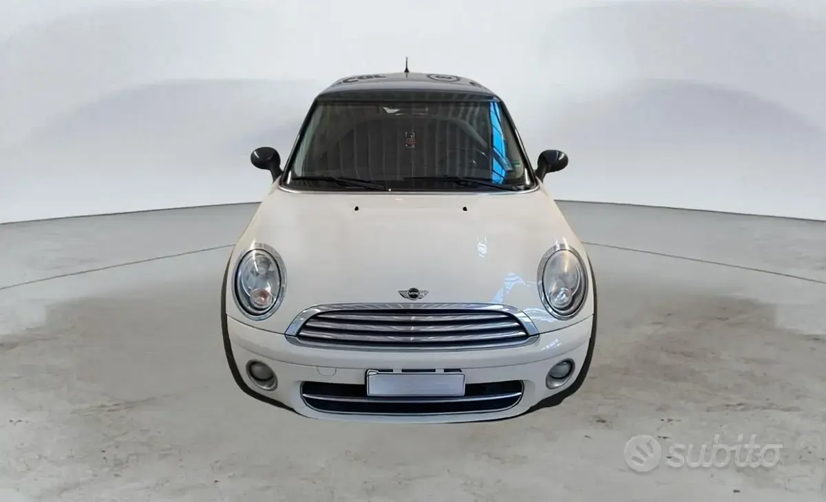 Usata Mini Cooper D 112 CV (82 kW) 2011 Bianco Utilitaria