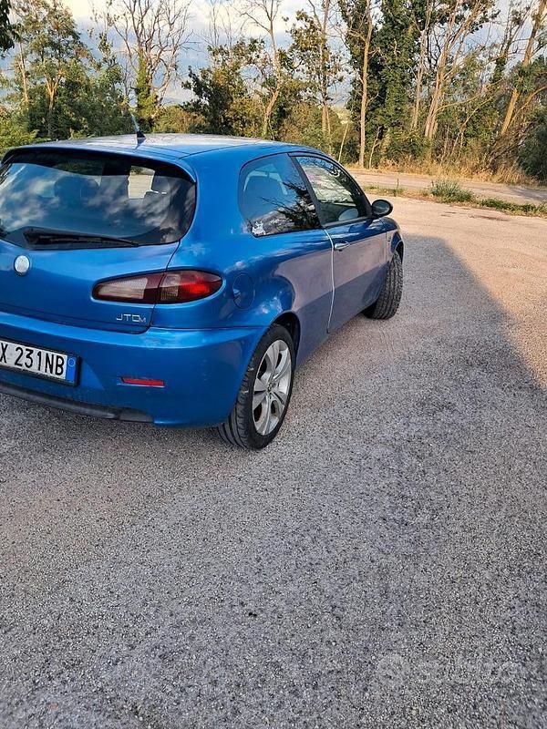 Usata Alfa Romeo 147 150 CV (110 kW) 2009 Blu Utilitaria