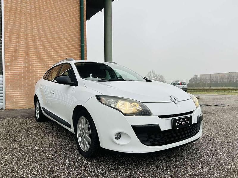 Usata Renault Mégane III 131 CV (96 kW) 2011 Bianco Station wagon