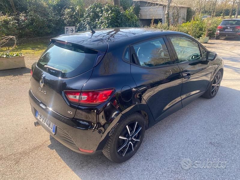 Usata Renault Clio IV Zen 75 CV (55 kW) 2015 Nero Berlina