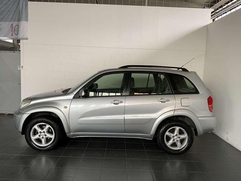 Usata Toyota RAV4 150 CV (110 kW) 2001 Argento SUV