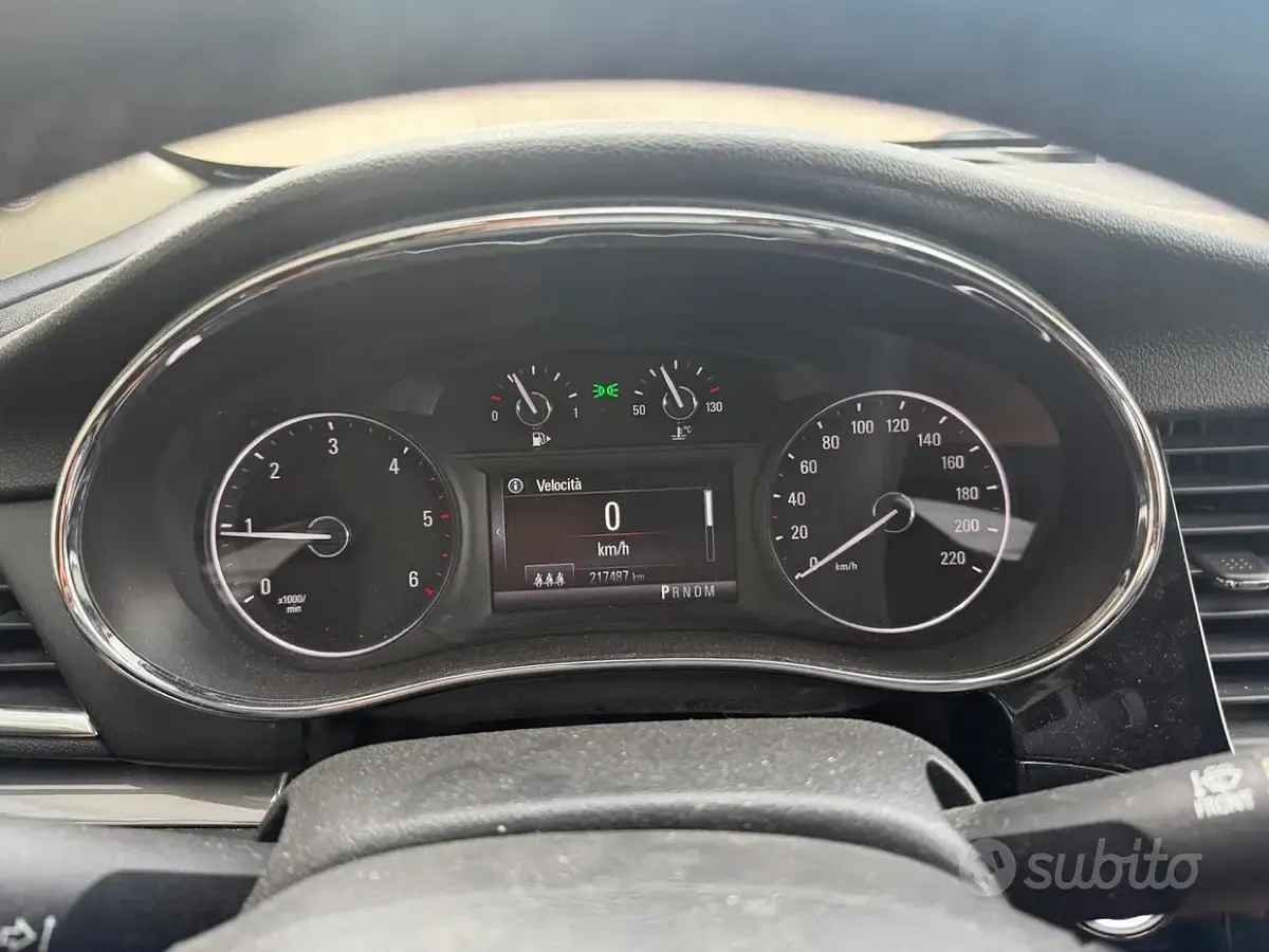 Usata Opel Mokka 110 CV (80 kW) 2017 Nero SUV