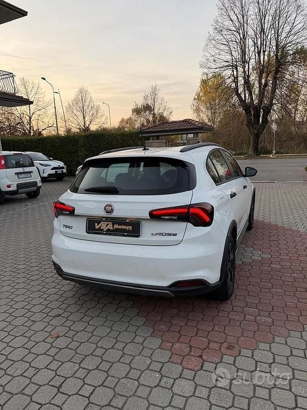 Usata Fiat Tipo Cross 131 CV (96 kW) 2021 Bianco Berlina