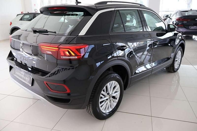 Usata VW T-Roc Life 116 CV (85 kW) 2025 Deep black SUV