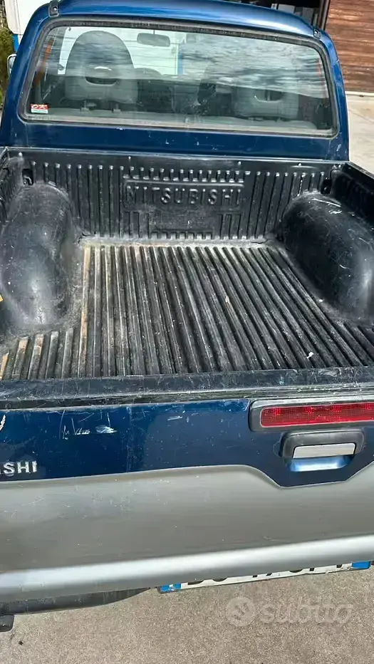 Usata Mitsubishi L200 100 CV (73 kW) 1999 Bluazzurro Pick-up