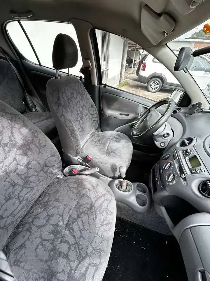 Usata Toyota Yaris 68 CV (50 kW) 2001 Other Berlina