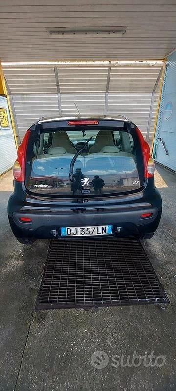 Usata Peugeot 107 68 CV (50 kW) 2007 Nero Utilitaria
