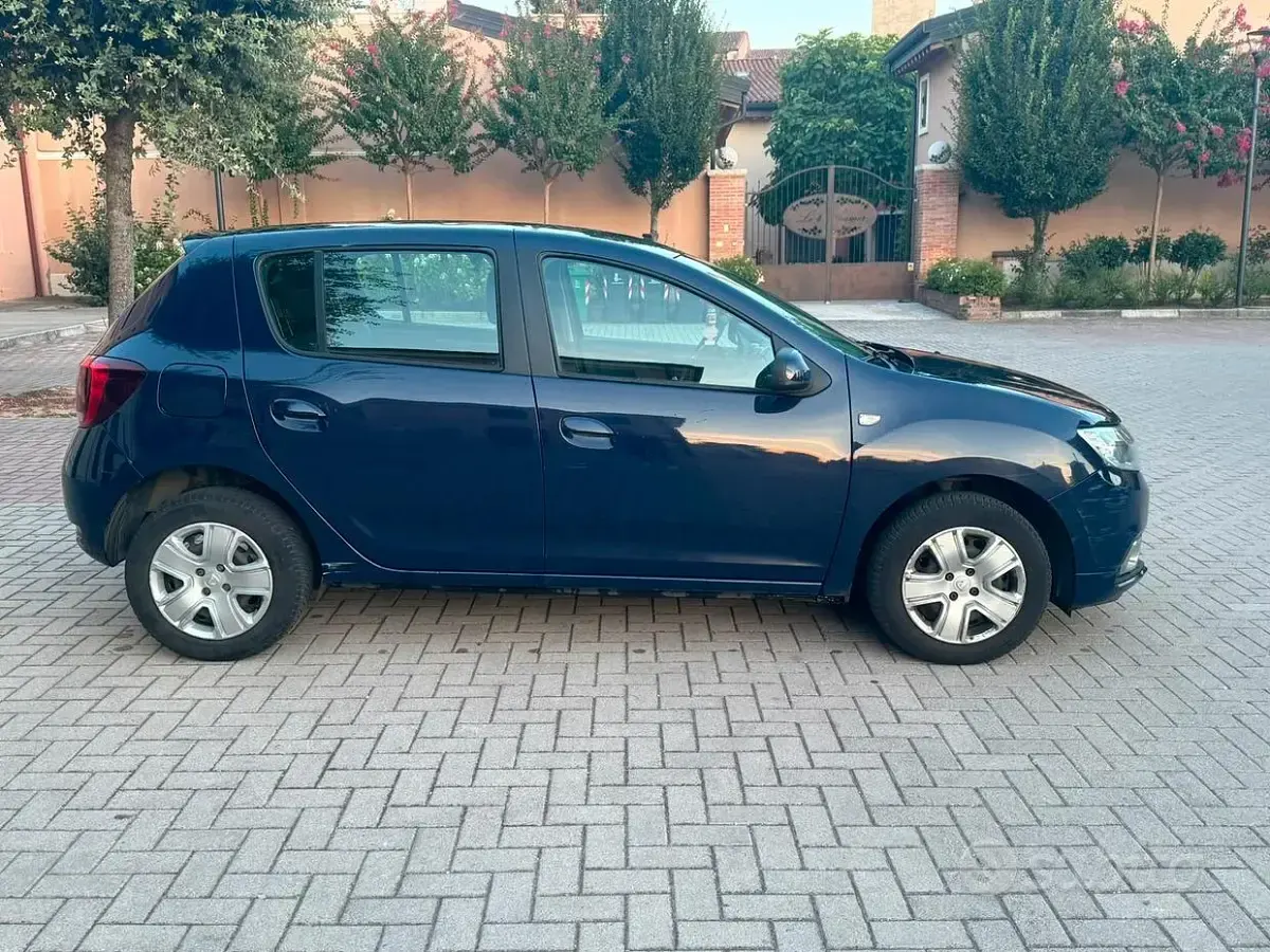 Usata Dacia Sandero 73 CV (53 kW) 2019 Bluazzurro Berlina