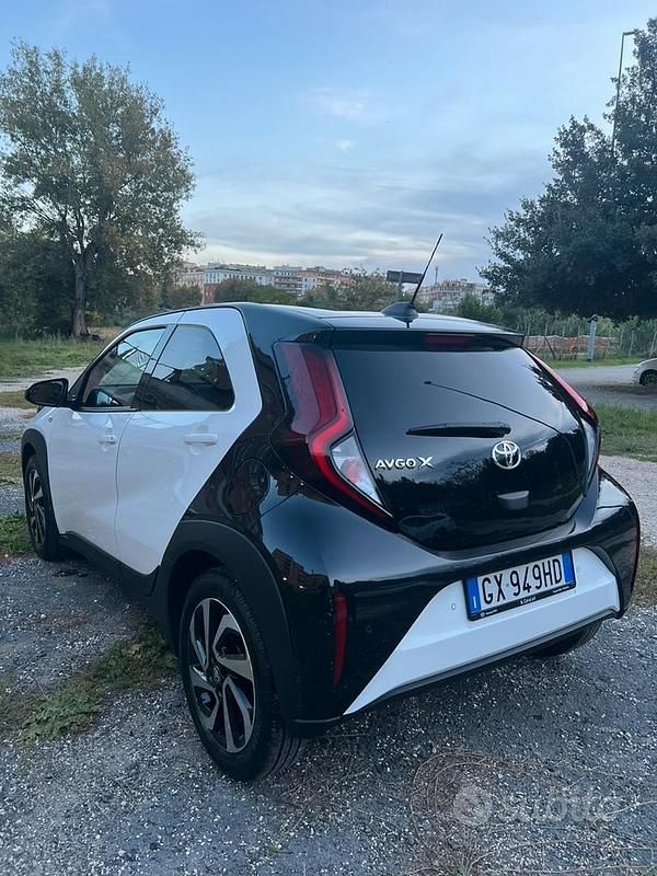 Usata Toyota Aygo X Trend 72 CV (52 kW) 2024 Bianco SUV