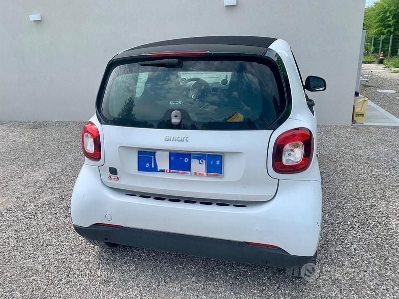 Usata Smart ForTwo Electric Drive Passion 41 kW (56 CV) 2019 Bianco Utilitaria