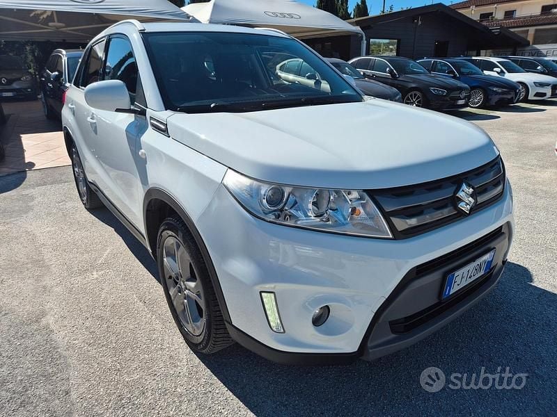 Bianco Usata 2017 Suzuki Vitara Tre volumi | 11.900 € (Ottimo prezzo) - Immagine 1/4