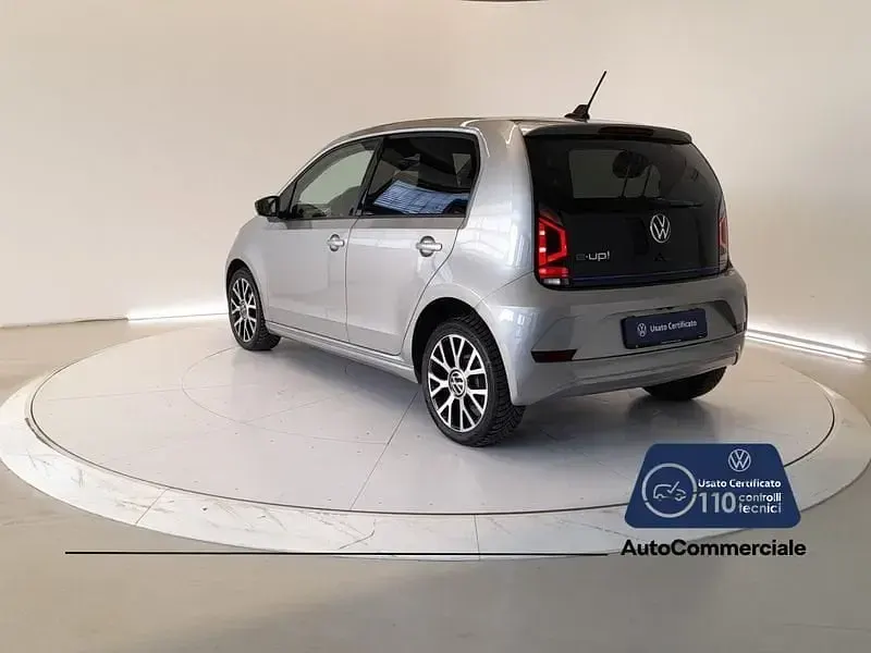 Usata VW e-up! 61 kW (83 CV) 2021 Argento Utilitaria