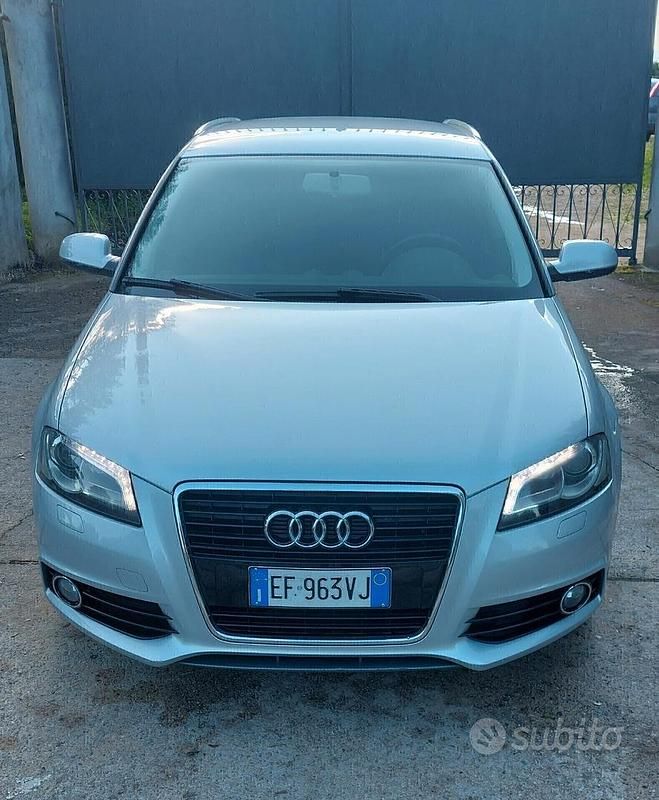 Usata Audi A3 Sportback Ambiente 105 CV (77 kW) 2011 Grigio Utilitaria