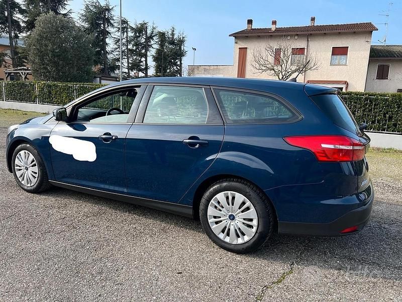 Blu Usata 2017 Ford Focus S Station wagon | 4800 € (Super prezzo) - Immagine 1/4