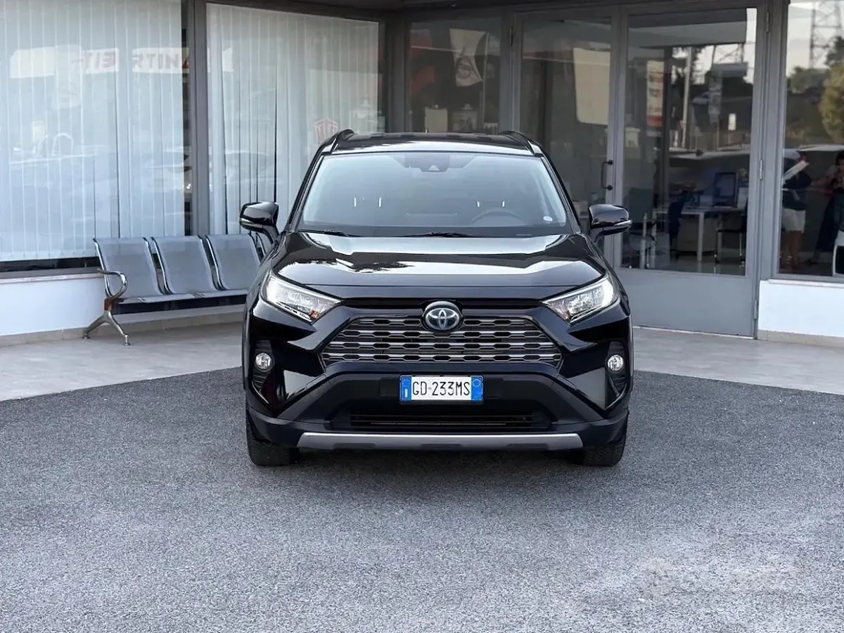 Usata Toyota RAV4 Hybrid 178 CV (130 kW) 2021 Nero SUV