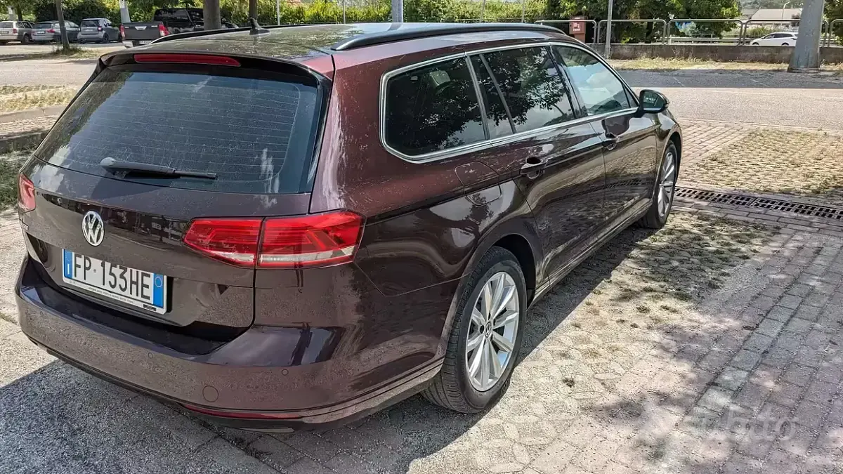 Usata VW Passat 150 CV (110 kW) 2018 Rosso Station wagon