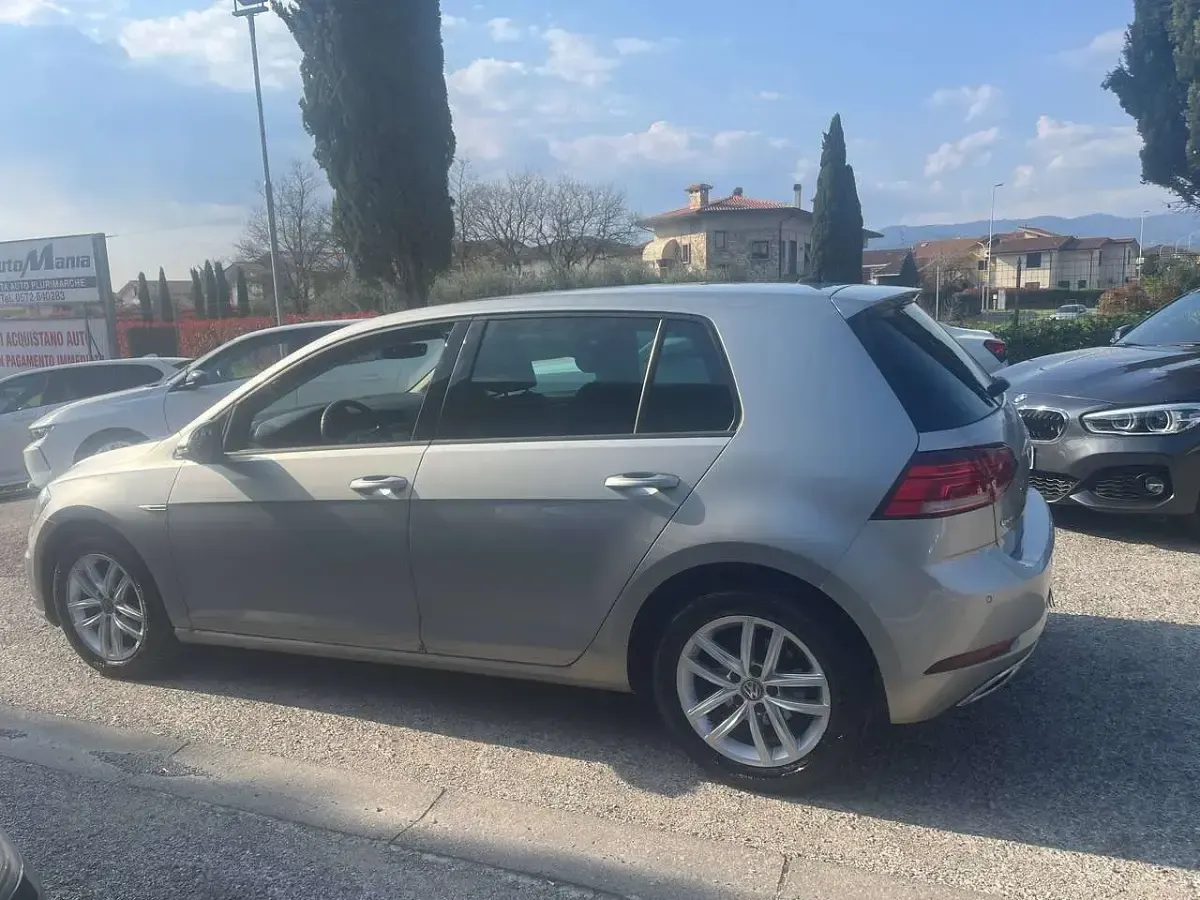 Usata VW Golf VII Highline 110 CV (80 kW) 2017 Argento Berlina