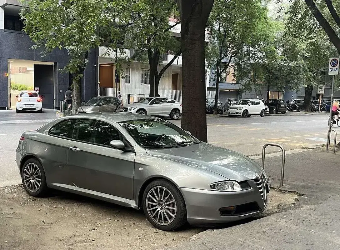 Usata Alfa Romeo GT 239 CV (175 kW) 2004 Grigio Coupé