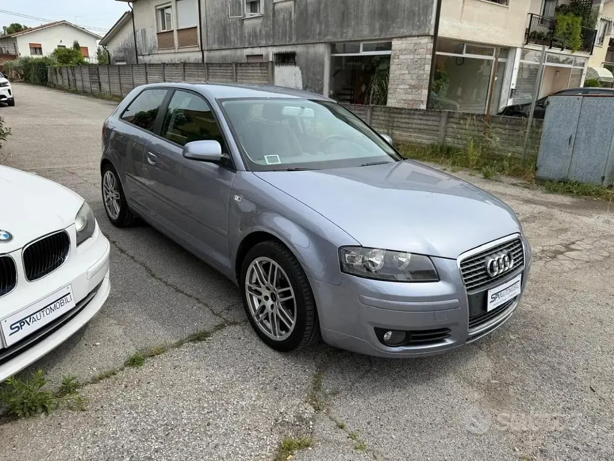 Usado Audi A3 105 CV (77 kW) 2007 Azul Utilitario