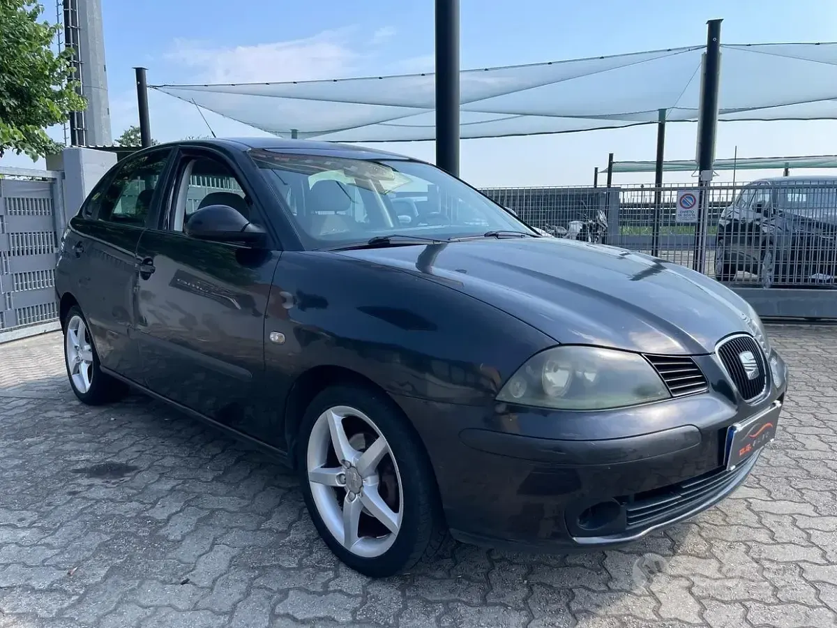 Usata Seat Ibiza 75 CV (55 kW) 2004 Nero Utilitaria