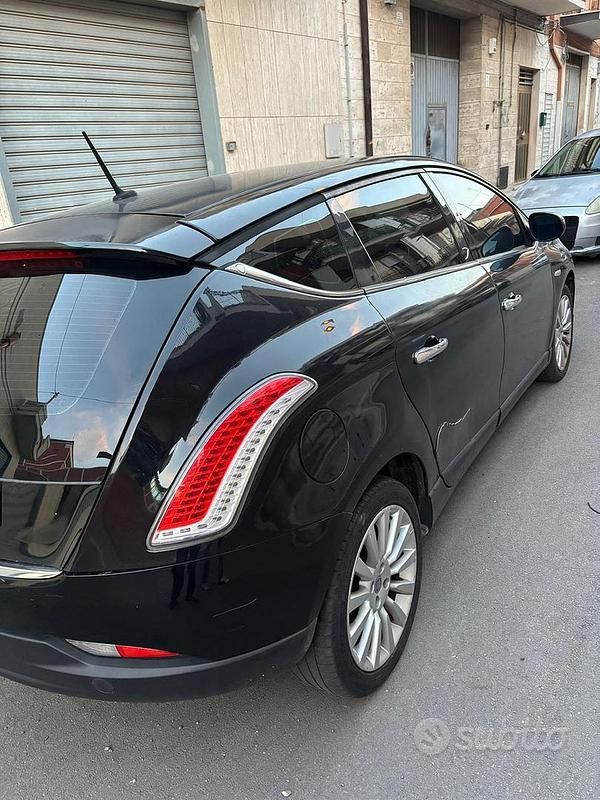 Usata Lancia Delta 120 CV (88 kW) 2009 Nero Utilitaria