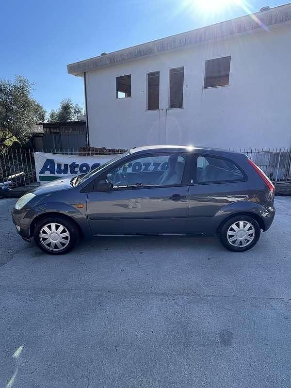 Usata Ford Fiesta Zetec 68 CV (50 kW) 2003 Utilitaria