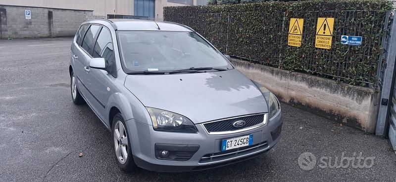 Usata Ford Focus 109 CV (80 kW) 2005 Grigio Berlina