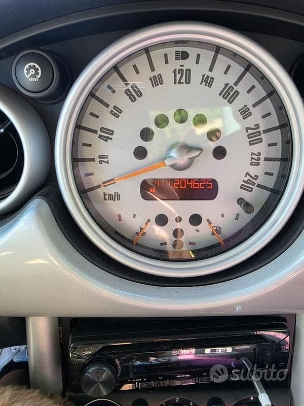 Usata Mini Cooper 116 CV (85 kW) 2003 Giallo Utilitaria
