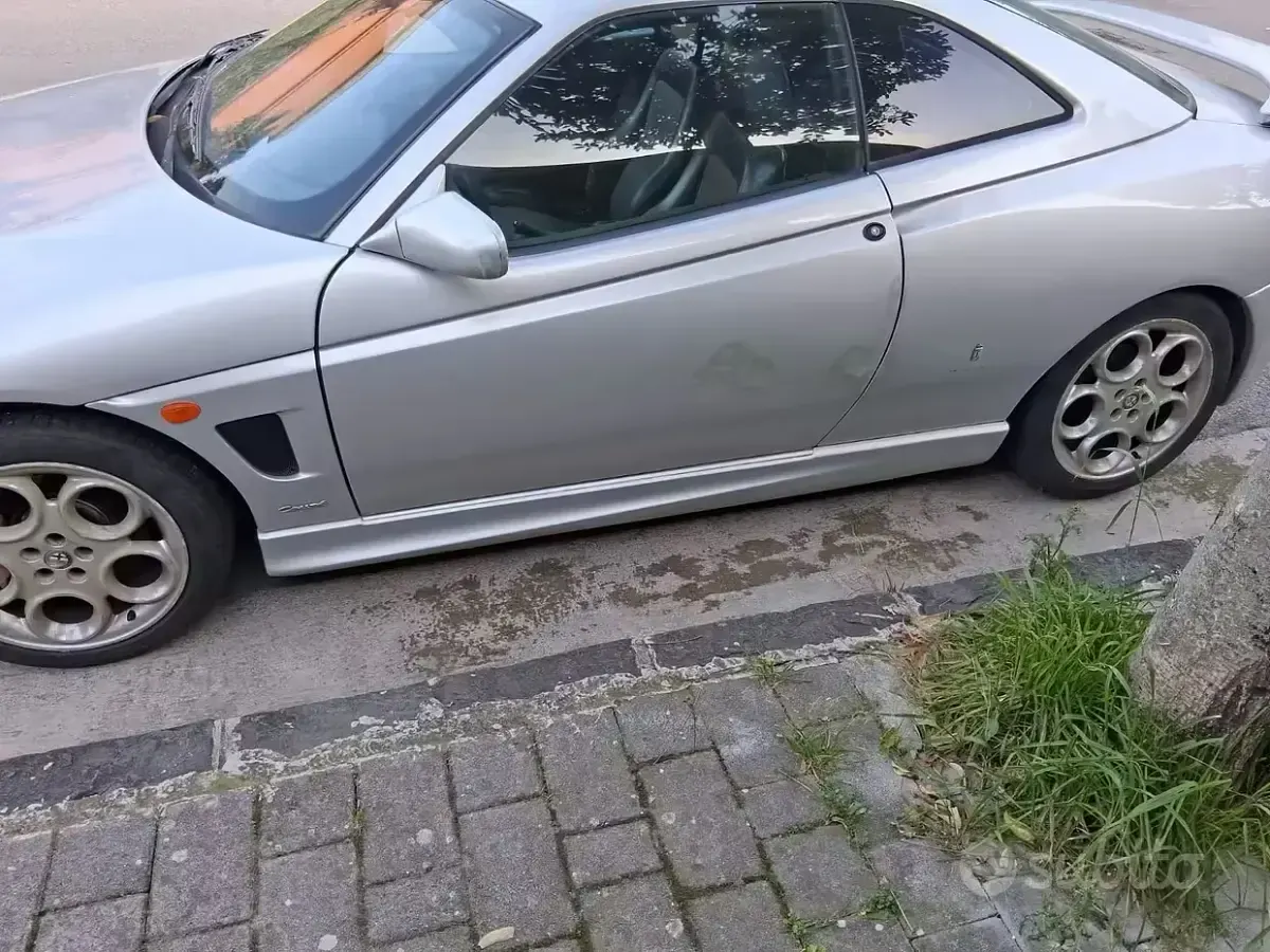 Usata Alfa Romeo GTV 150 CV (110 kW) 2003 Grigio Coupé