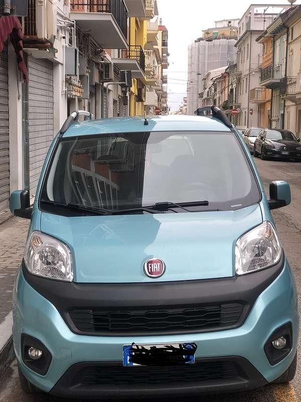 Usata Fiat Qubo Trekking 69 CV (50 kW) 2019 Blu Monovolume